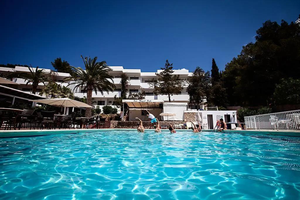 Apartamentos San Miguel Park & Esmeralda Mar Port de Sant Miguel 3*,
